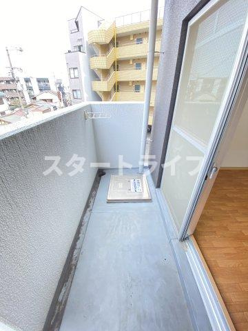 大阪市東淀川区西淡路１丁目の賃貸マンションのバルコニー