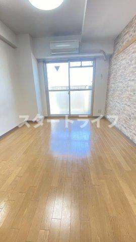 大阪市東淀川区西淡路１丁目の賃貸マンションの居間・リビング