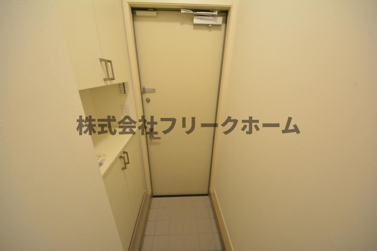 武蔵野市境南町５丁目のアパートの玄関