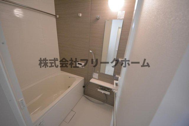 武蔵野市境南町５丁目のアパートの浴室