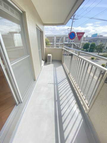 大阪市淀川区西中島２丁目の賃貸マンションのバルコニー