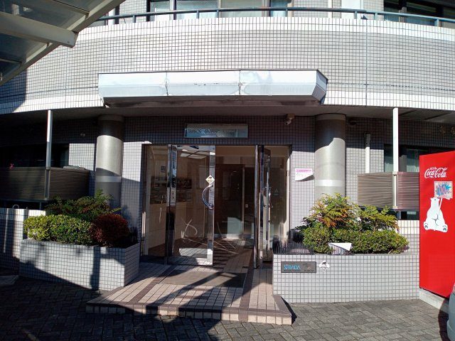 川崎市多摩区生田７丁目の賃貸マンションのエントランス