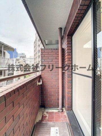 武蔵野市吉祥寺南町２丁目の賃貸マンションのバルコニー