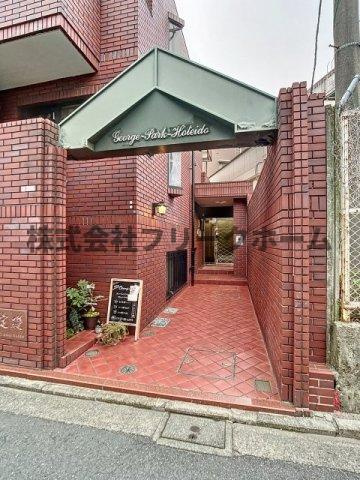 武蔵野市吉祥寺南町２丁目の賃貸マンションのエントランス
