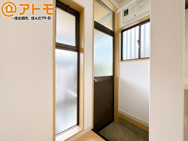 【内装】 | 裾野市千福が丘1丁目　中古一戸建て | 勝手口は何かと便利♪