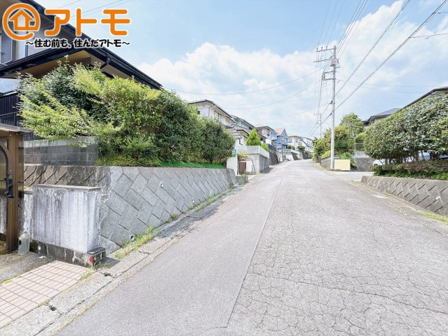 【前面道路含む現地写真】 | 裾野市千福が丘1丁目　中古一戸建て