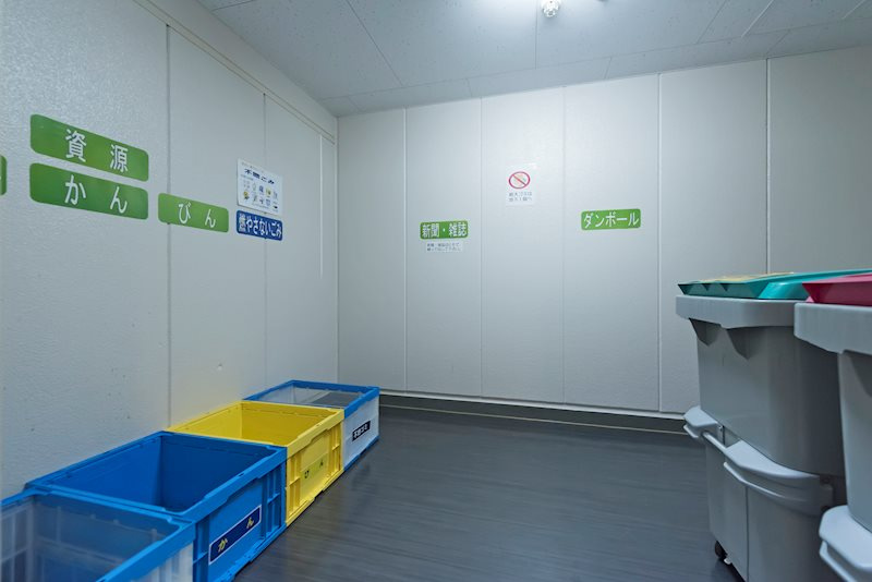 各階にゴミ捨て場があります