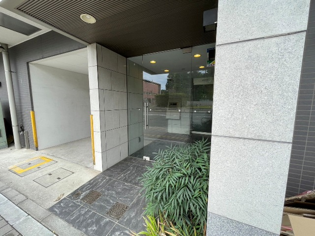 エクセリア府中寿町のエントランス