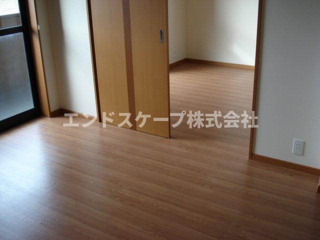 シャンティの内装|ＬＤＫから洋室
高崎、前橋のお部屋探しはエンドスケープまで！お客様の理想お聞かせ下さい♪