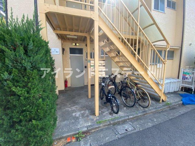 第2メゾン亀井　バストイレ別　学生おすすめ　内装リフォーム済みのエントランス