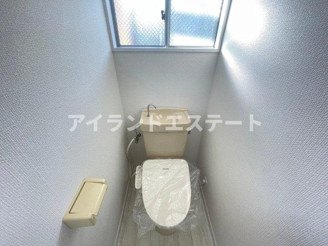 第2メゾン亀井　バストイレ別　学生おすすめ　内装リフォーム済みのトイレ
