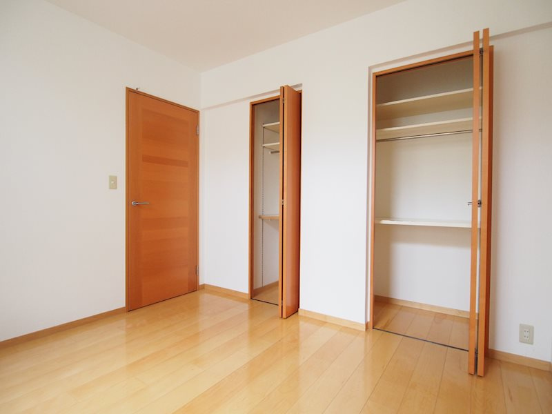 宝塚ガーデンヴィレッジD棟の寝室|参考、同建物・同間取りの号室