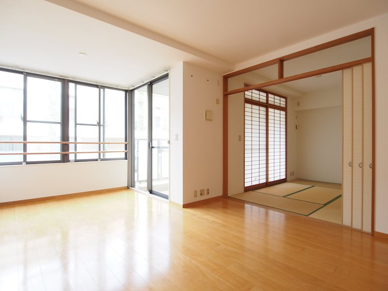 宝塚ガーデンヴィレッジD棟の居間・リビング|参考、同建物・同間取りの号室
