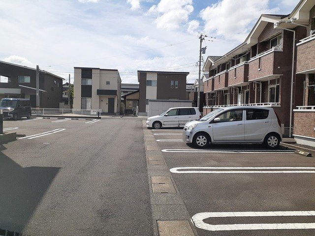 カサブランカＣの駐車場