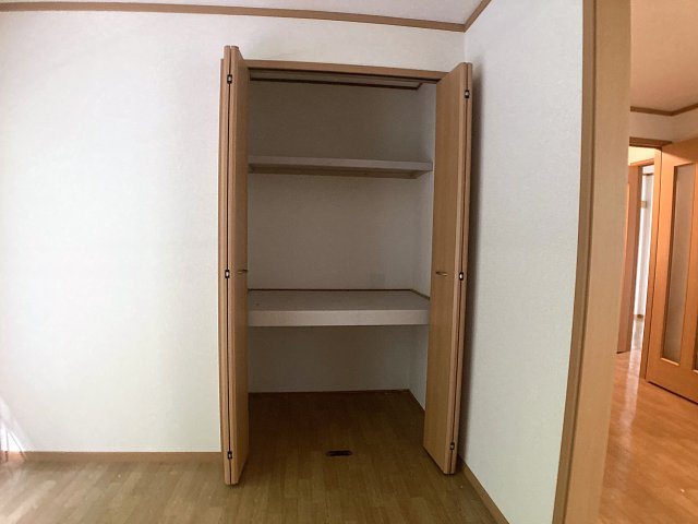 フォレスト六甲A棟の収納|各部屋に収納スペース有ります