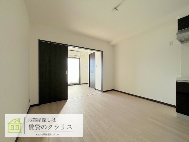 グラカン冷泉町の居間・リビング