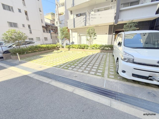 ベルフォーレイガ　仲介手数料無料の駐車場