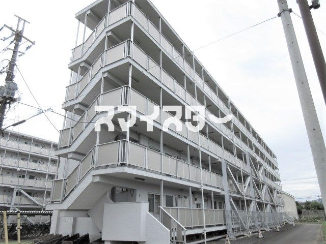 あきる野市二宮の賃貸マンションの外観