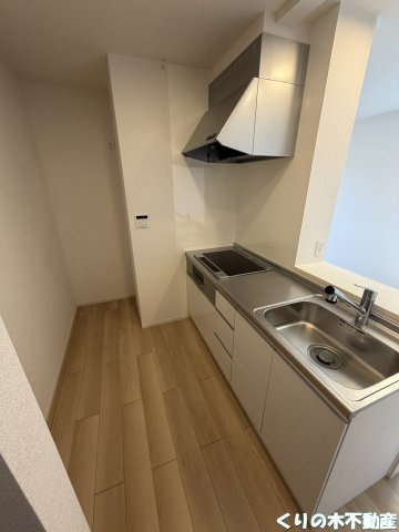【キッチン】 | ソーレ　１０Ｂ | 同タイプのお部屋です（現況を優先します）※建築中