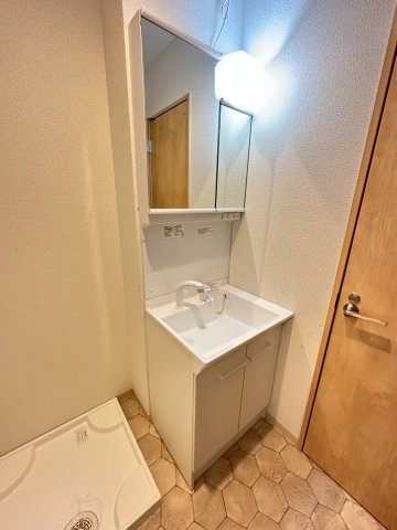 F+style浜寺石津町西2号館の洗面所