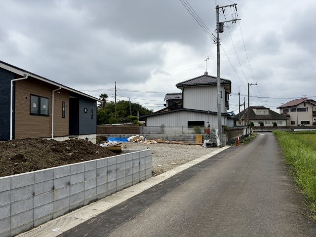 【前面道路含む現地写真】 | CRADLE  GARDEN　幸手市神扇第1　新築戸建　全3棟　1号棟 | 8/10撮影