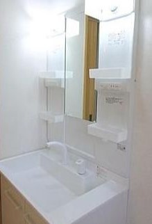 船橋市山手３丁目のアパートの洗面所