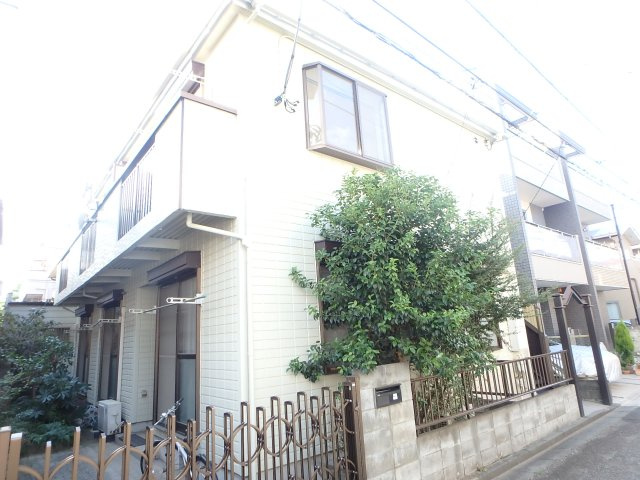 アーバンモリの外観|商店街近くで買い物便利です♪
２口ガスキッチン設置可で料理好きな方にもおすすめです♪
