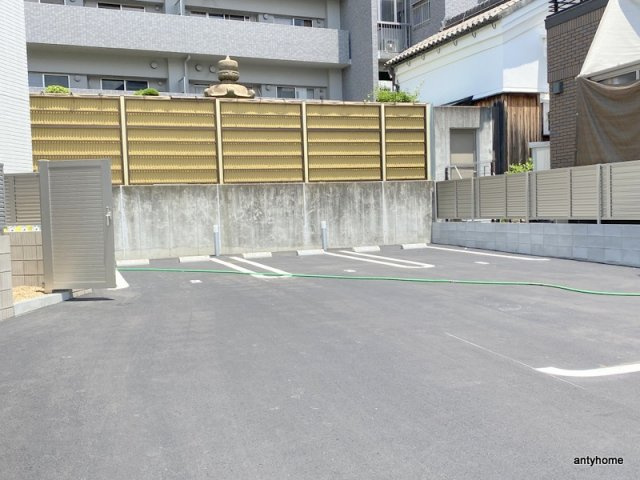 マレ・ドゥ・リベリュールの駐車場