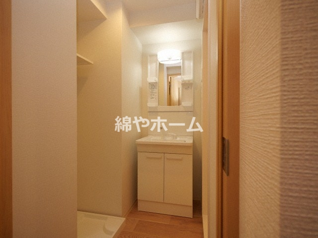 ファビラスコート巽東の洗面所|コンパクトで使いやすい洗面所