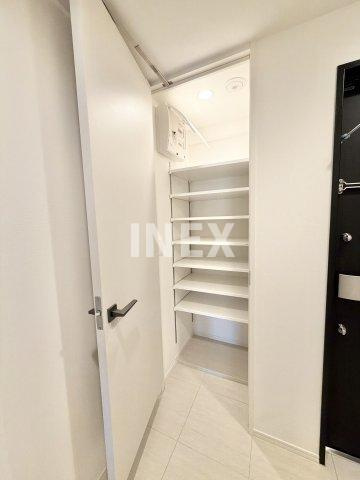 横浜市中区長者町４丁目の賃貸マンションの収納