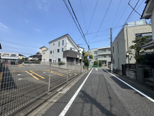 杉並区井草1丁目　駅徒歩4分　低層エリアの限定4区画の前面道路含む現地写真|東側　2026年8月2日撮影