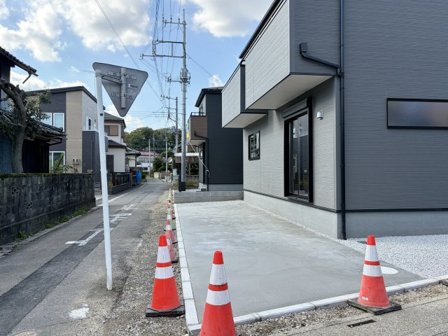 【前面道路含む現地写真】 | 幸手市中第2　Livele Garden.S　新築戸建　全2棟　2号棟