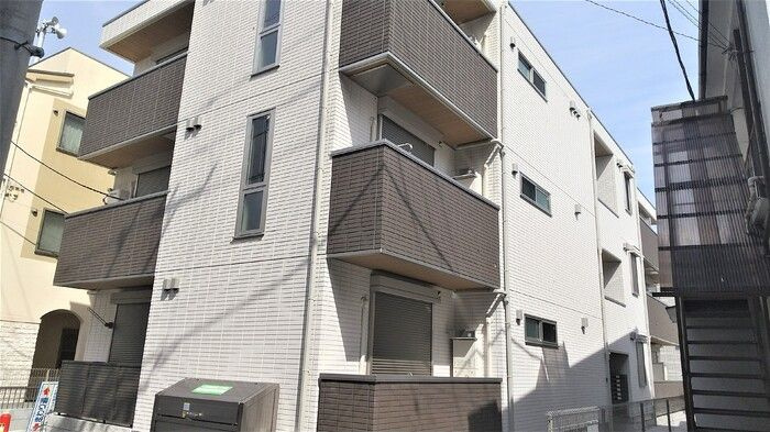 セレスティア荒川の外観