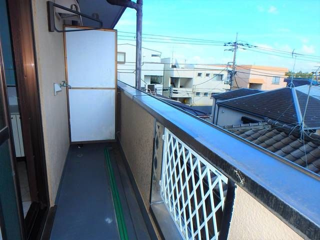 武蔵村山市大南３丁目の賃貸マンションのバルコニー