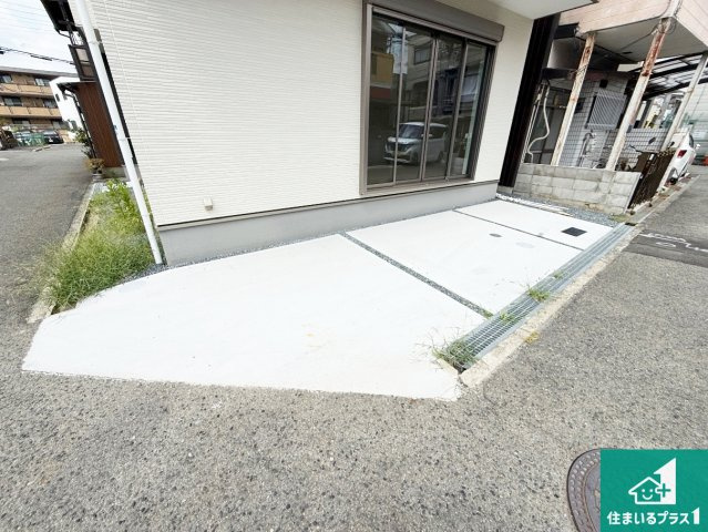松原市北新町　第1期　新築一戸建ての駐車場|駐車スペース！散水栓があるので、こまめに愛車を洗えます！