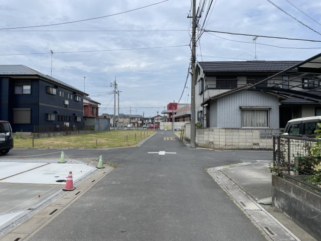 【前面道路含む現地写真】 | 幸手市東4丁目　新築戸建　全2棟　1号棟