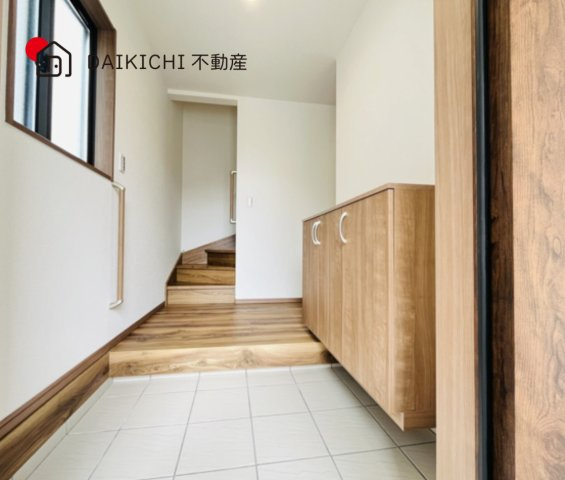 【玄関】 | 幸手市中第１期　ワイウッドコート　新築戸建　全3棟　2号棟