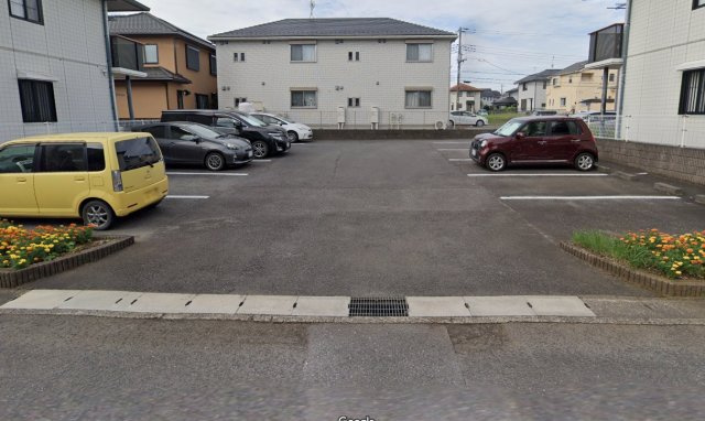 パークハイツA棟の駐車場|車をお持ちの方に嬉しい駐車場付きの物件です