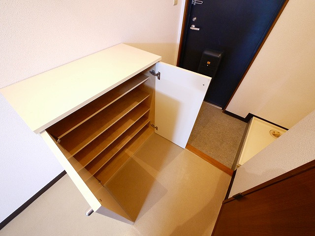 杉ヶ中町ビルの玄関|落ち着いた玄関です