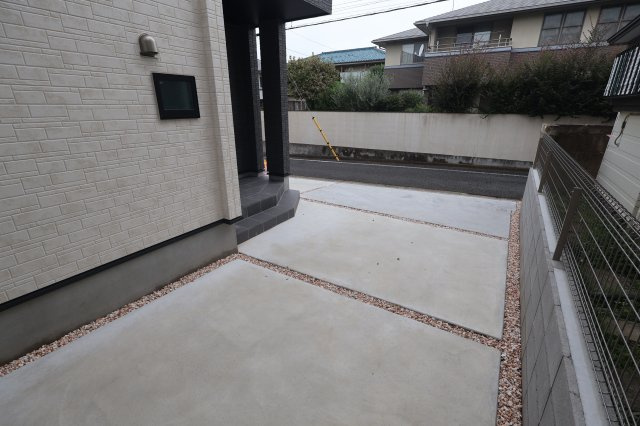 《仲介手数料無料》練馬区大泉町５丁目28-13新築一戸建てハートフルタウンの駐車場
