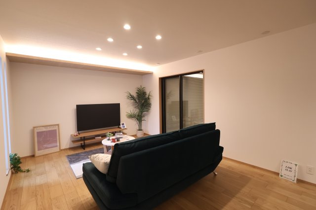 《仲介手数料無料》練馬区大泉町５丁目28-13新築一戸建てハートフルタウンの居間・リビング