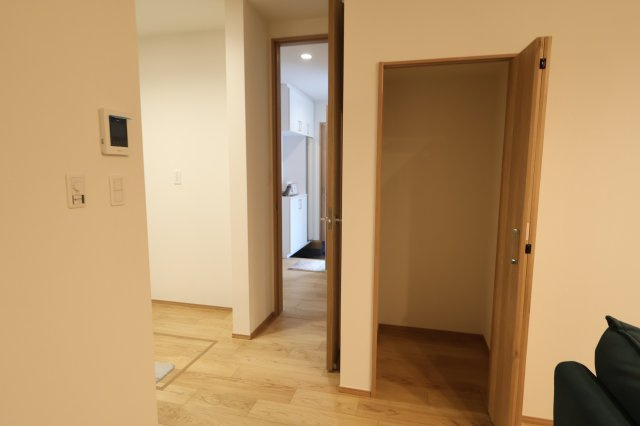 《仲介手数料無料》練馬区大泉町５丁目28-13新築一戸建てハートフルタウンの収納