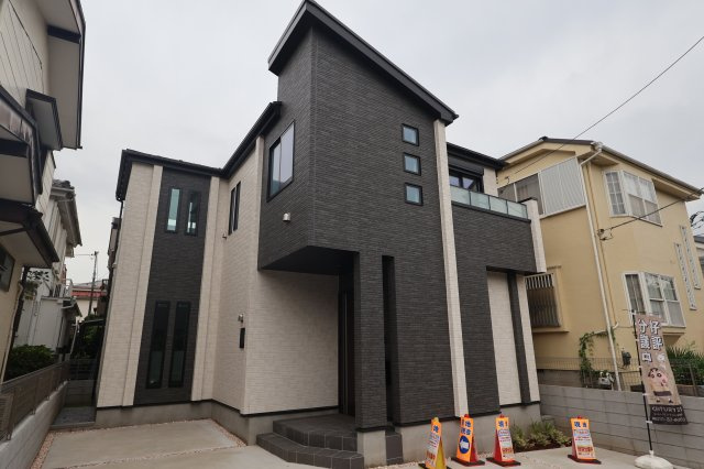 《仲介手数料無料》練馬区大泉町５丁目28-13新築一戸建てハートフルタウンの外観|撮影日 2026年9月4日 13:30 曇り