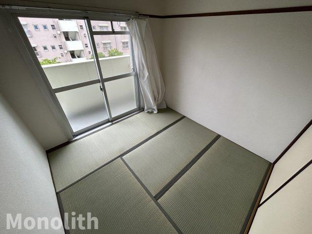 鶴山台31号棟の和室