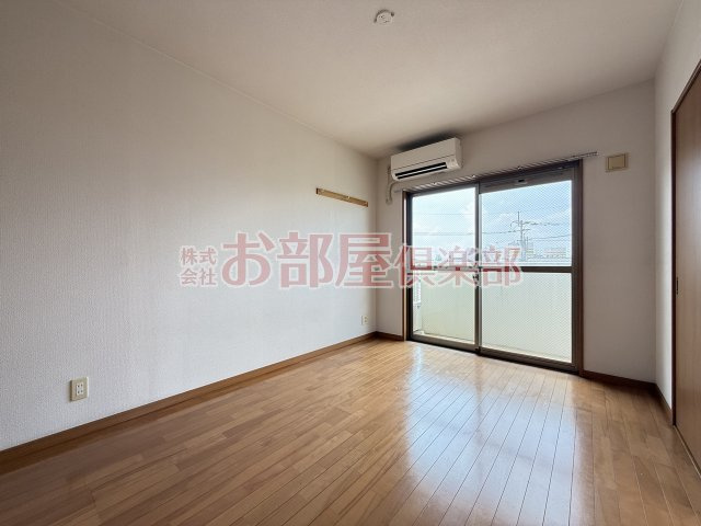 サングリーン国分の洋室|落ち着いた色調の洋室です