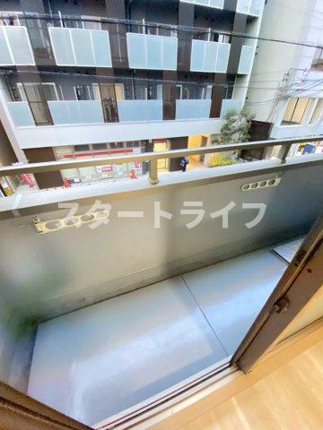 大阪市淀川区十三東３丁目の賃貸マンションのバルコニー