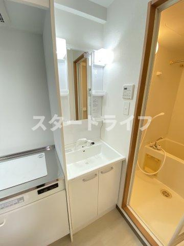 大阪市淀川区十三東３丁目の賃貸マンションの洗面所