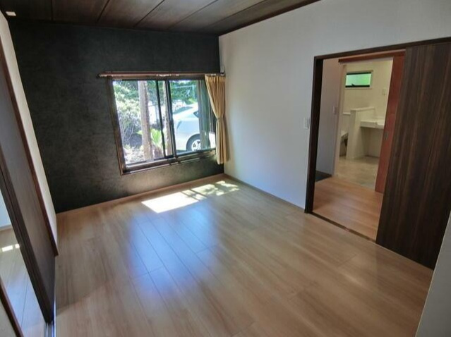 城ヶ崎海岸　バリアフリーにリフォーム済みの平屋建ての洋室