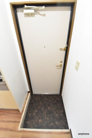 レジナコート　仲介手数料無料の玄関