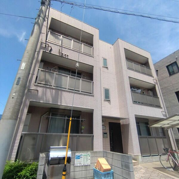 アムールⅢのエントランス